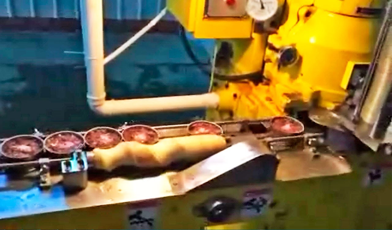 Вакуумная закаточная машина для цилиндрических  банок роторного типа